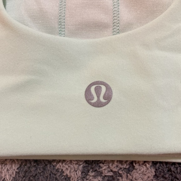 Lululemon SmoothCover Yoga Bra *Light Support B/C Cup - Picture 7 of 7